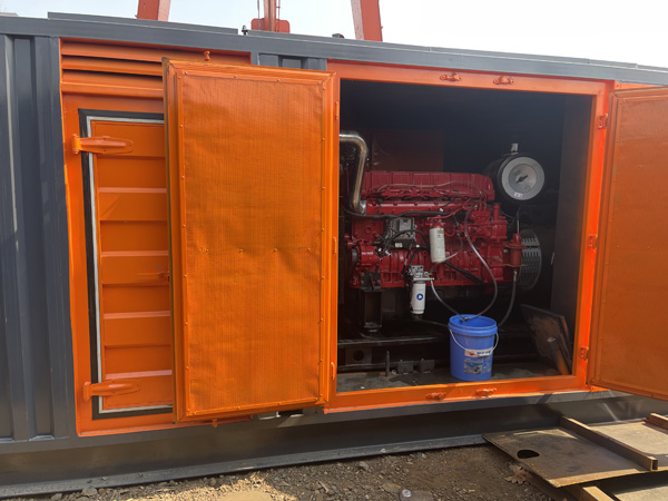 阿克塞柴油发电机组在高温环境下运行时需要注意哪些问题？